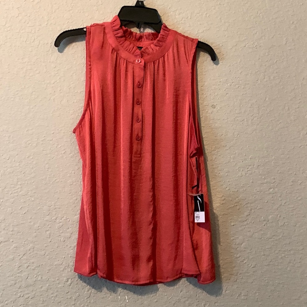 Vera Wang sleeveless blouse